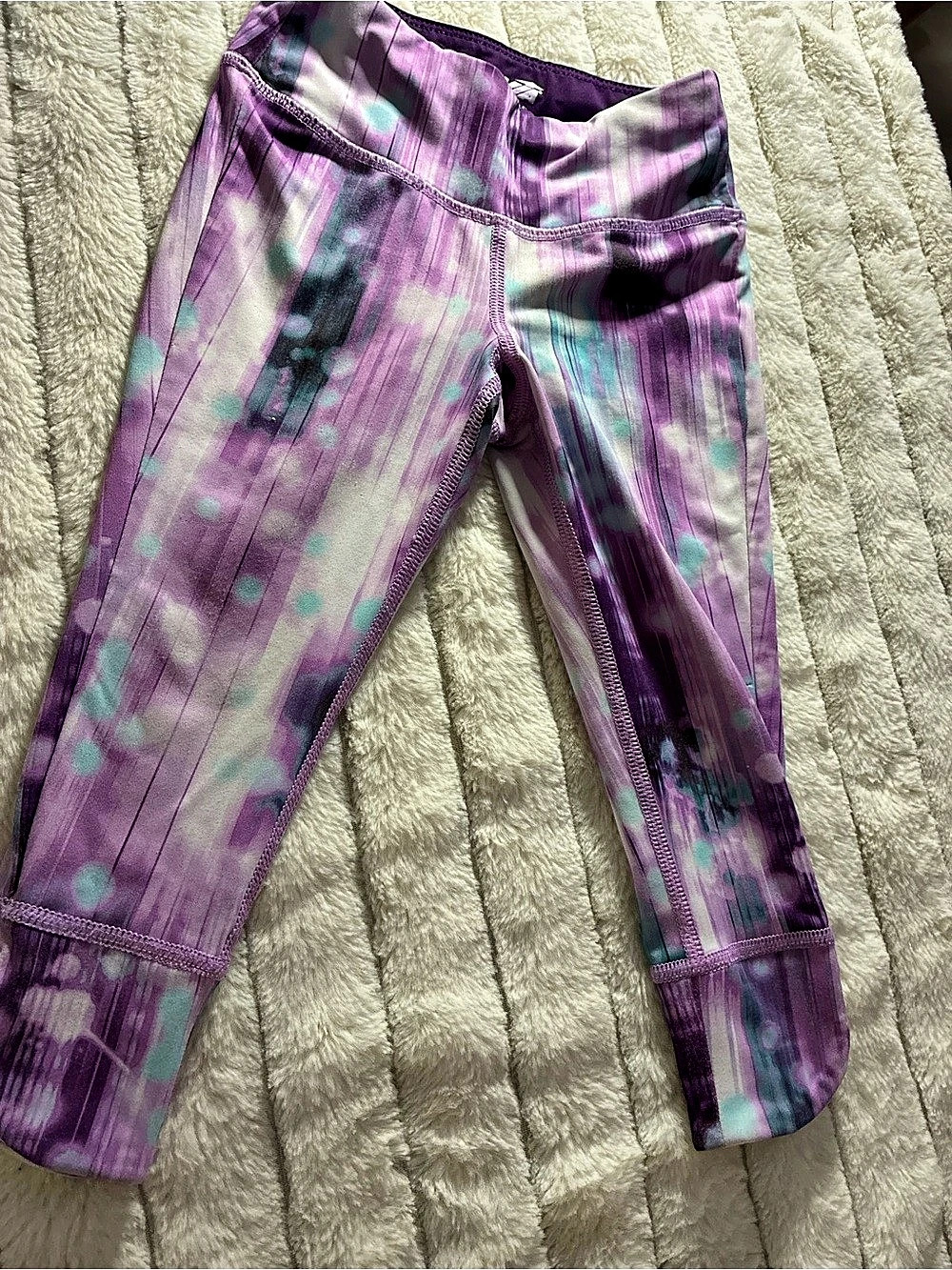 Nike Girls Medium Abstract Athletic Leggings Purple